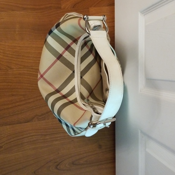 Additional pictures of Burberry Authetic handbag - Picture 3 of 8